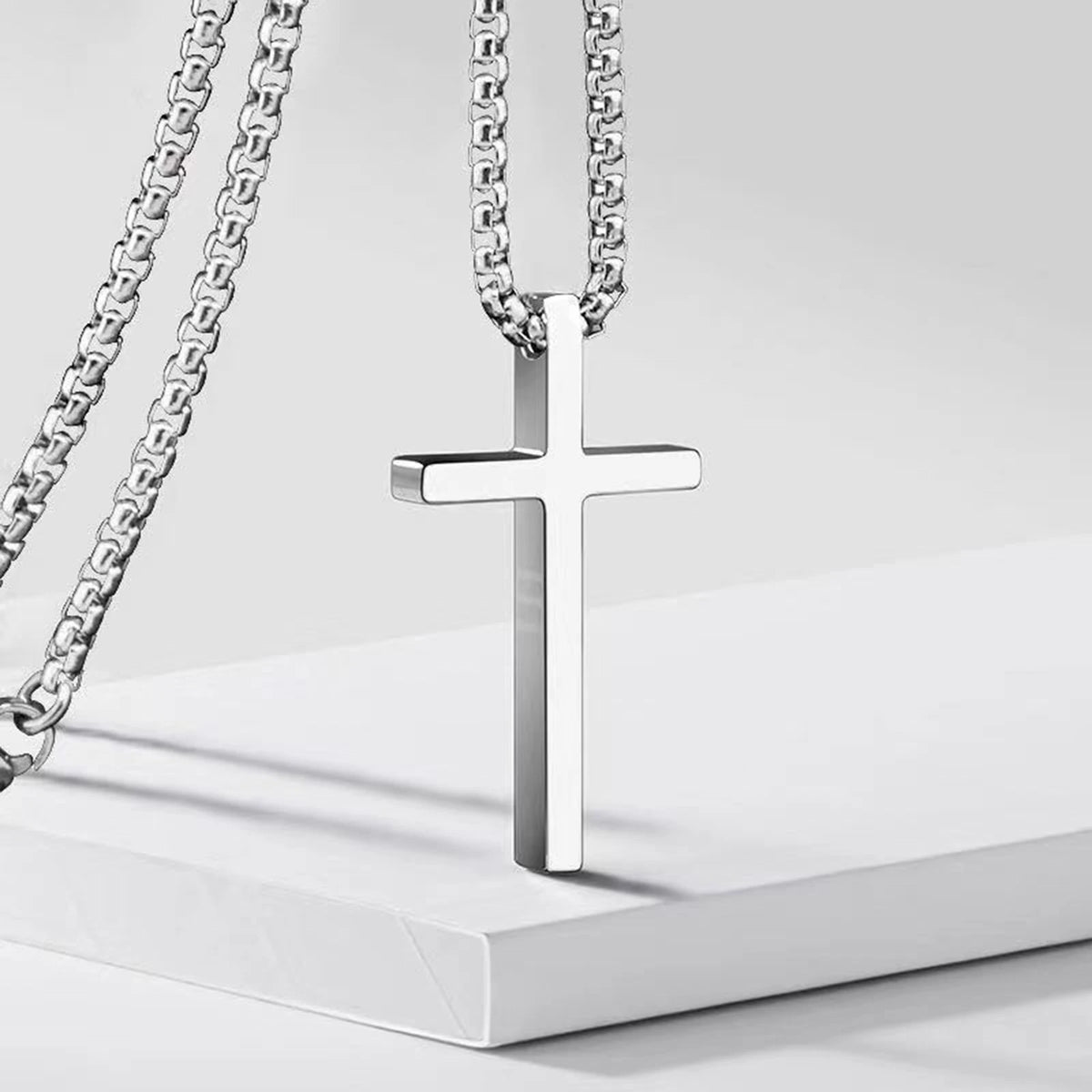 Collier Croix Classique – Chaîne Vénitienne en Acier