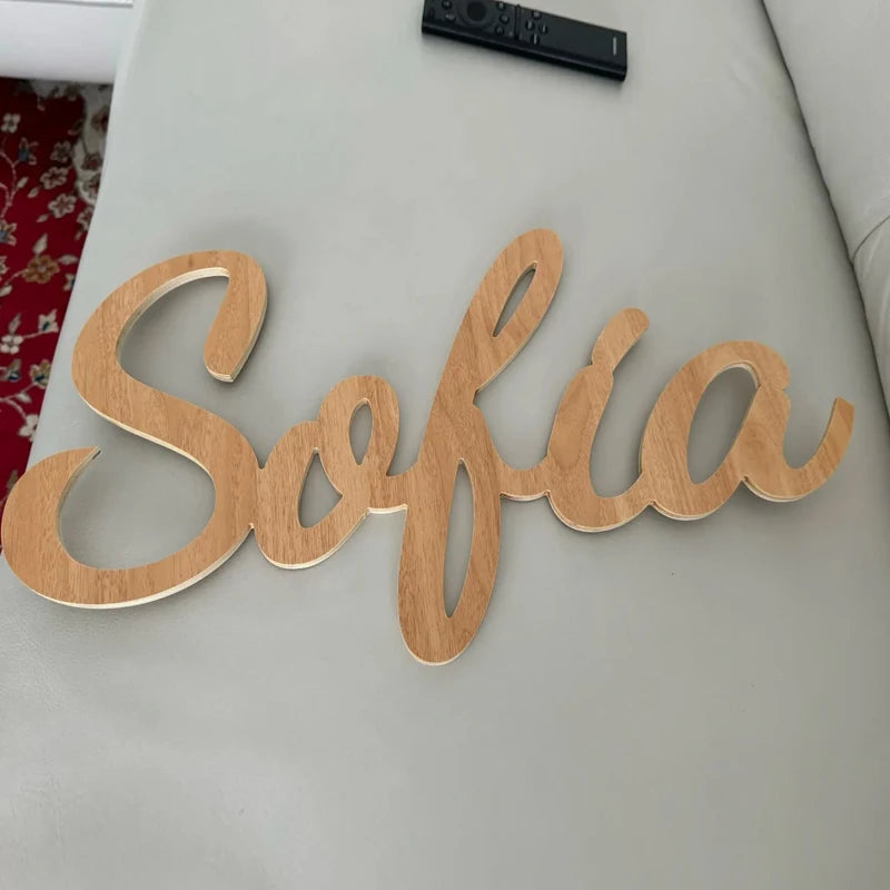 Plaque Prénom en Bois pour Chambre de Bébé