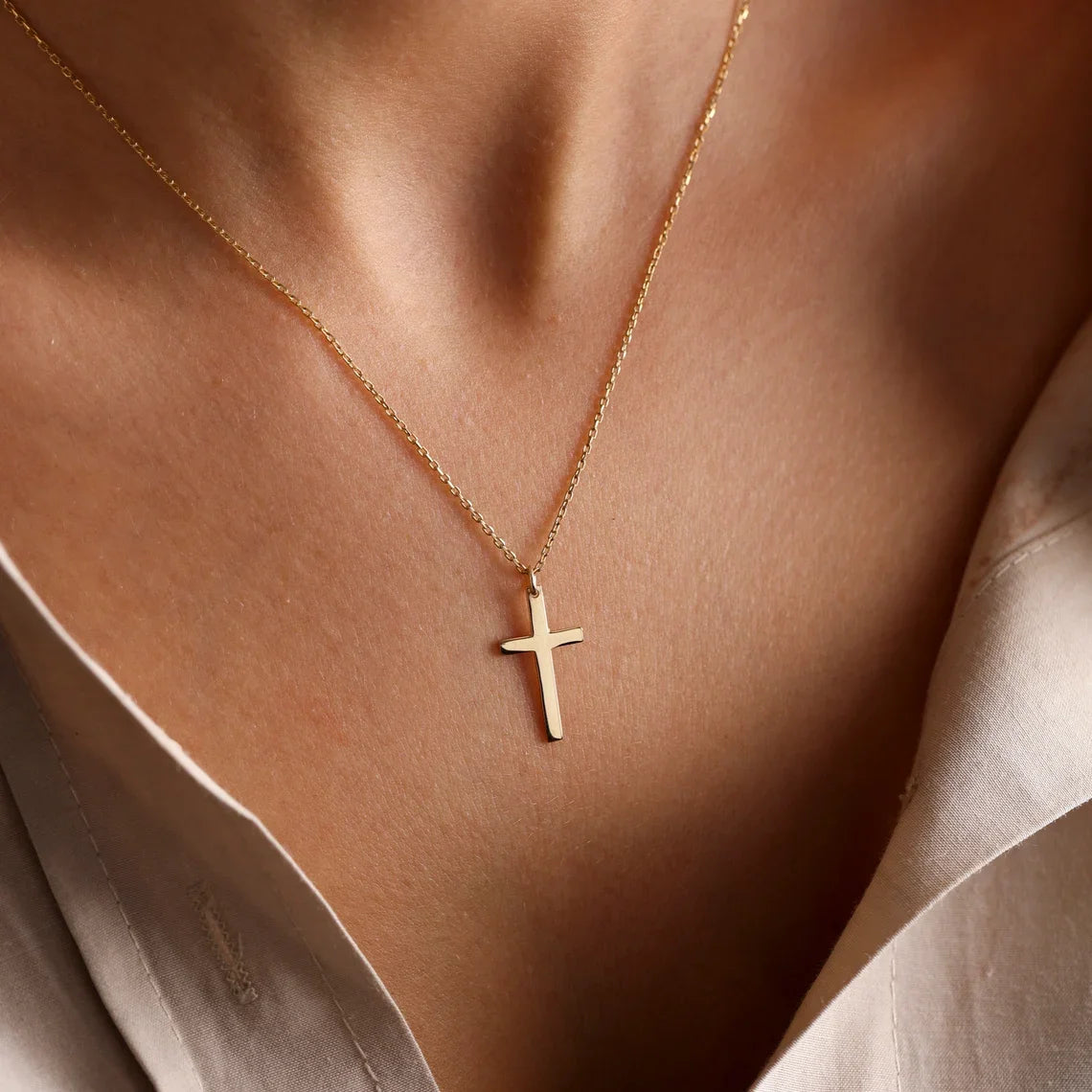 Collier Croix Fine Femme – Acier Inoxydable Doré, Argenté ou Or Rose
