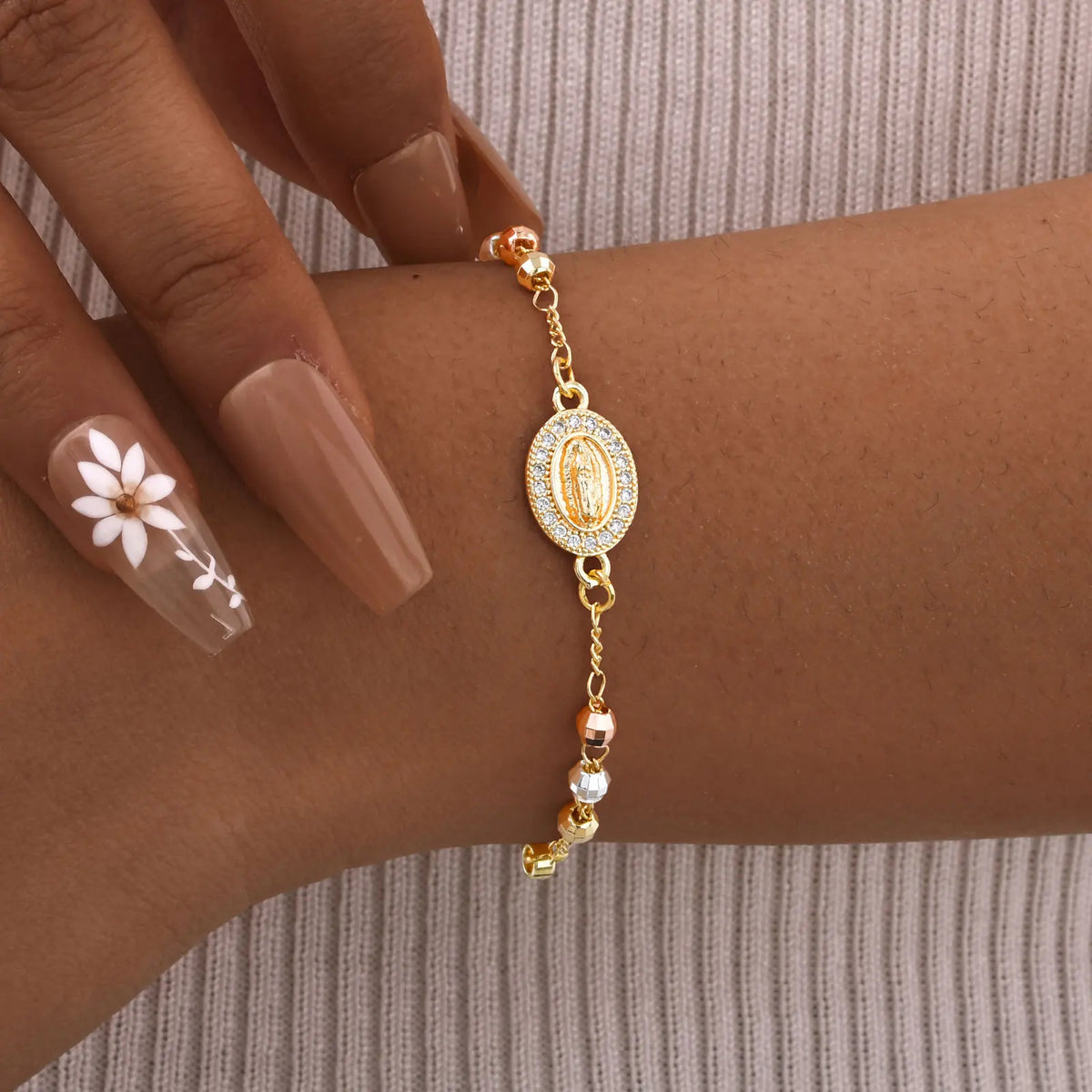 Bracelet Dizainier Croix & Médaille – Perles Dorées, 11 Modèles