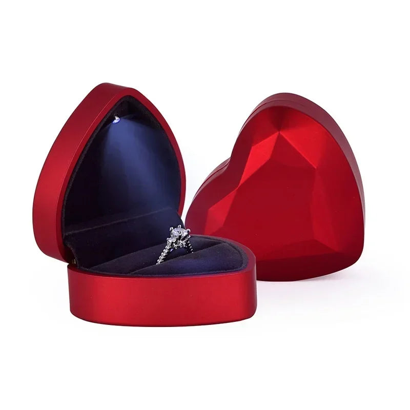 Écrin à bague cœur lumineux LED rouge