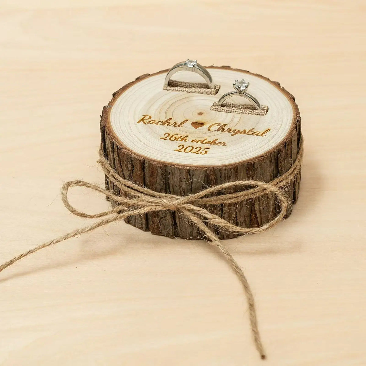 Porte-Alliances Rondin de Bois Personnalisé – Mariage Champêtre