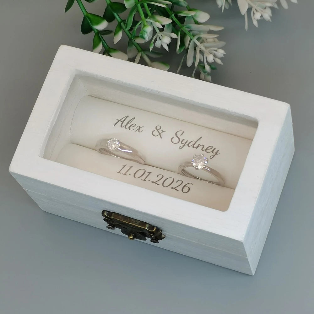 Boîte à Alliances en Bois Blanc Personnalisée – Prénoms & Date de Mariage
