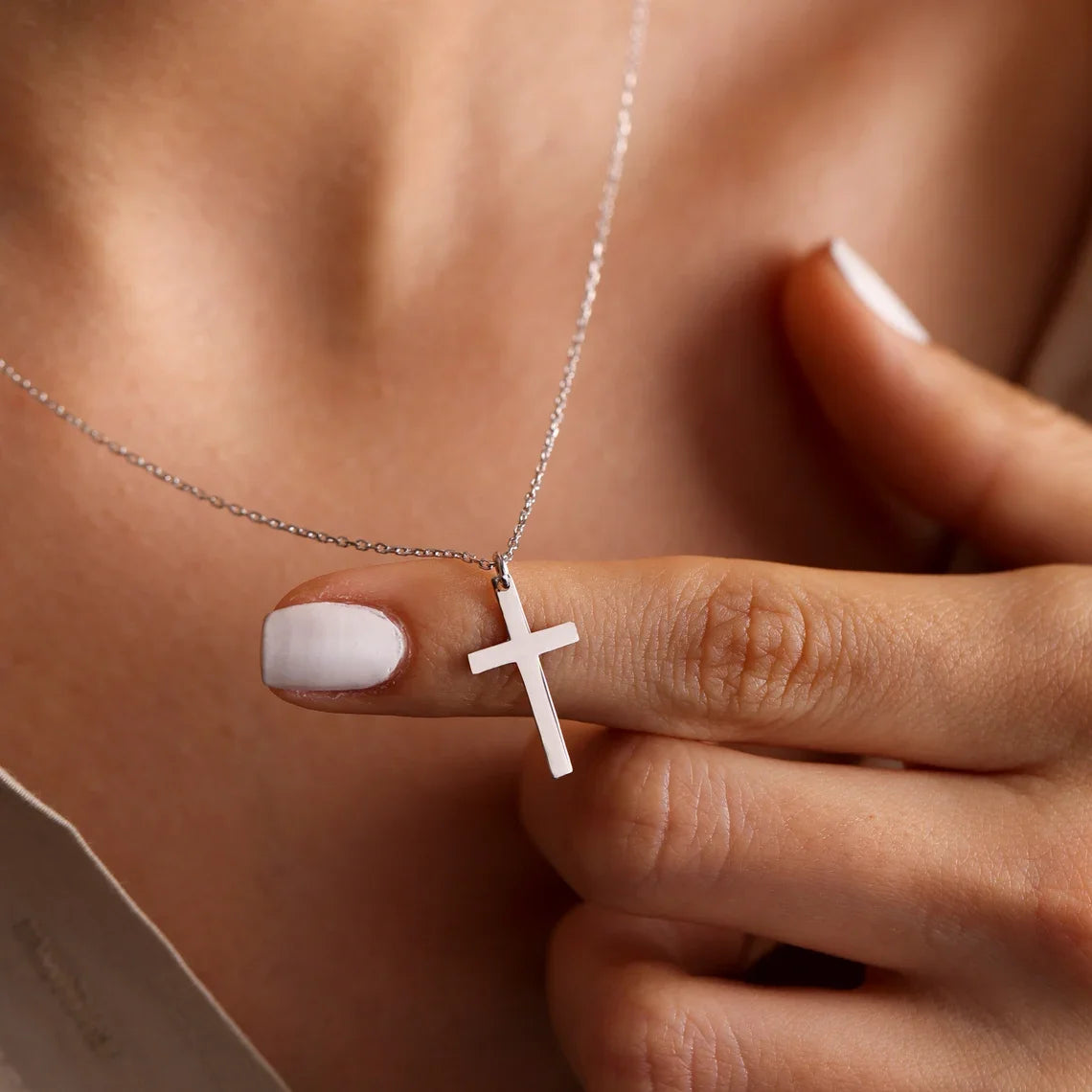 Collier Croix Fine Femme – Acier Inoxydable Doré, Argenté ou Or Rose